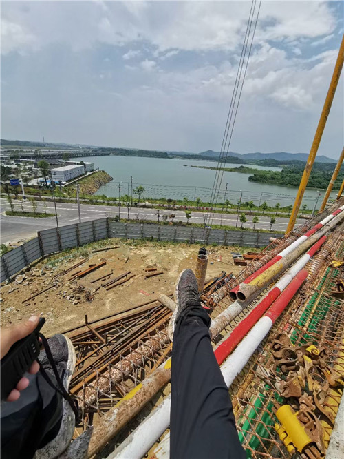 安泽县作业中发生设备损坏或人员意外，责任怎么划分？