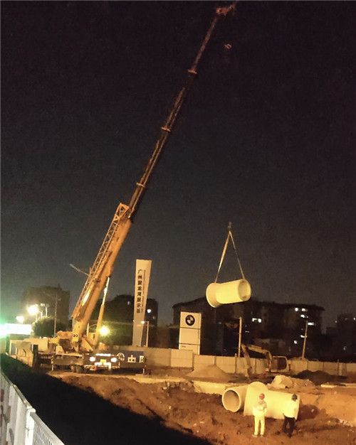 安泽县“弯臂矫正”—— 吊车的 “形变补偿” 技术